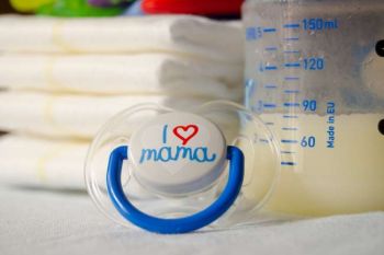 Heilmittel Muttermilch – 7 Krankheiten, bei denen sie hilft