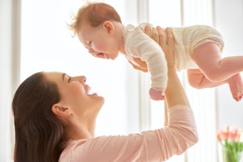 Schluckauf beim Baby: So kannst du deinem Baby helfen! 