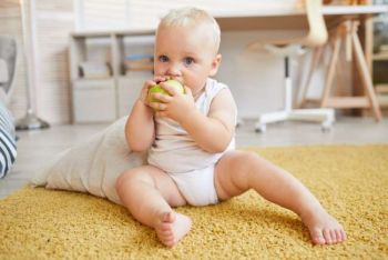 Baby-Led Weaning – Gut für dein Kind oder ein gefährlicher Hype?