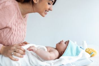 Die Babypflege - Grundausstattung & hilfreiche Tipps 
